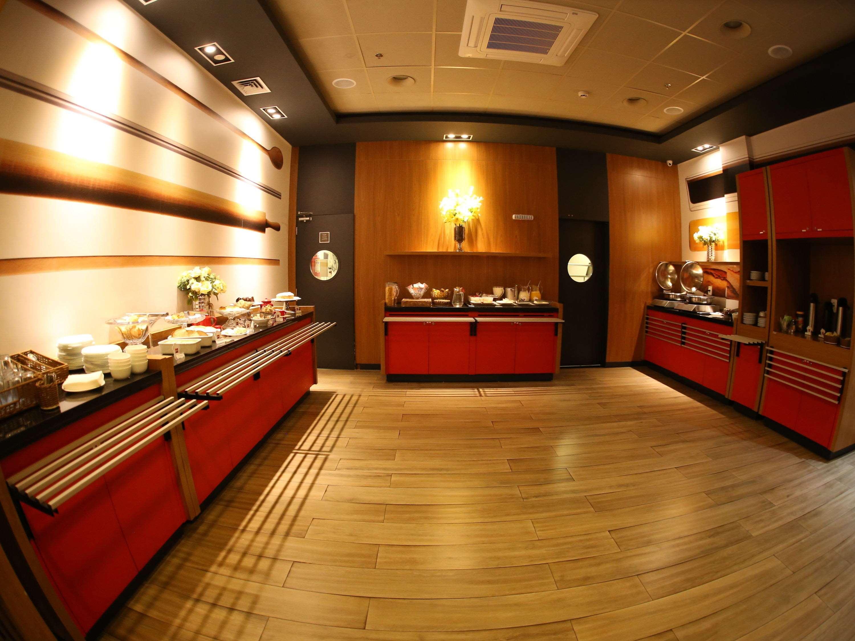 酒店 Ibis 3*